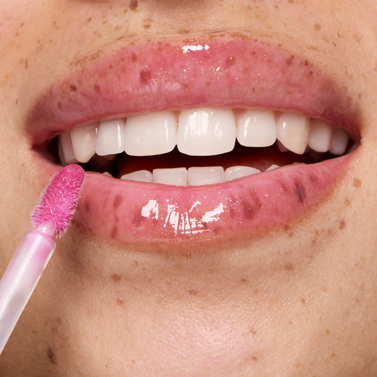 Brillo Labial Extreme Shine Volume ESSENCE