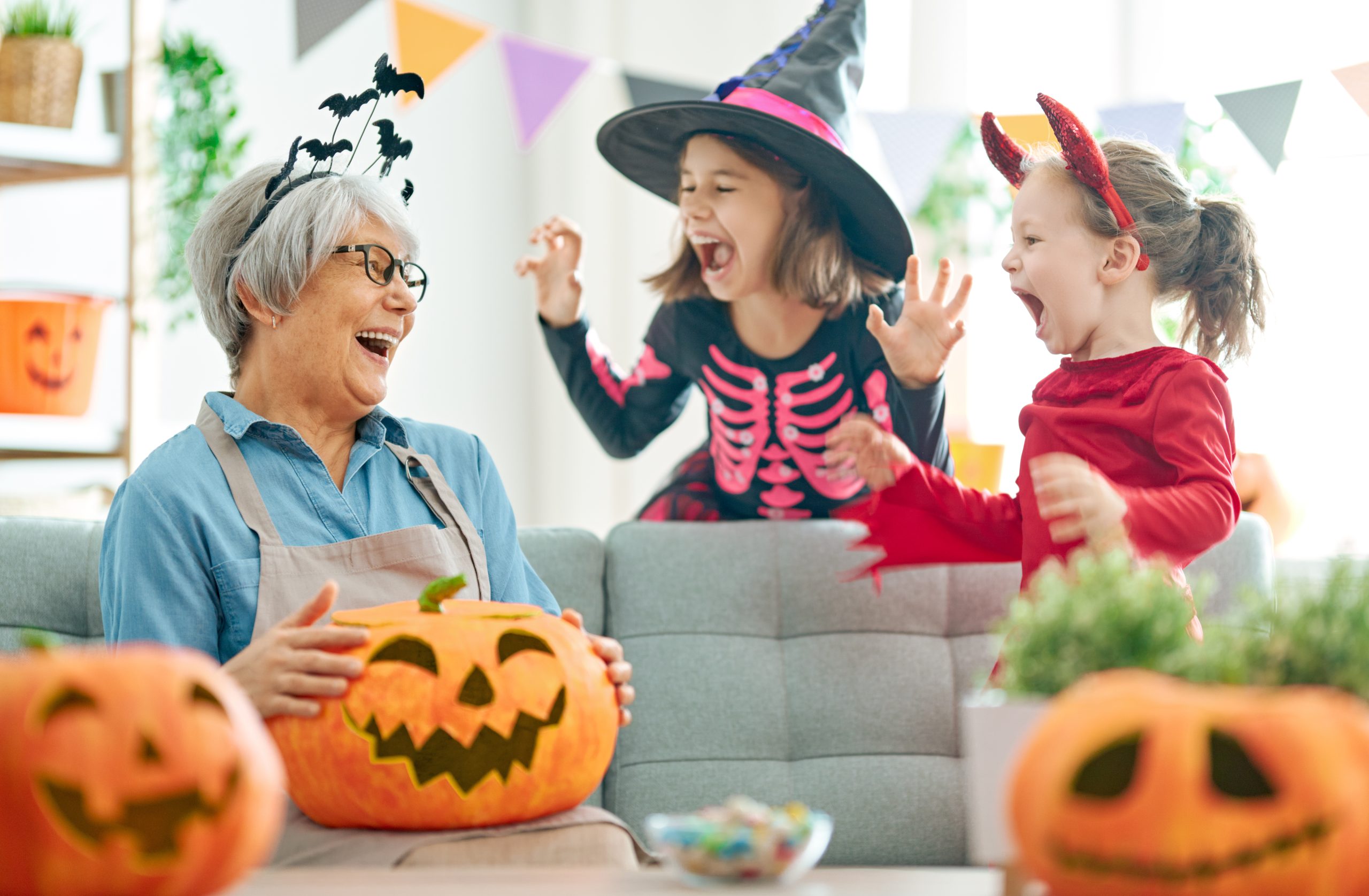 Dollar Store Ecuador con decoración, disfraces y snacks de Halloween por menos de $5