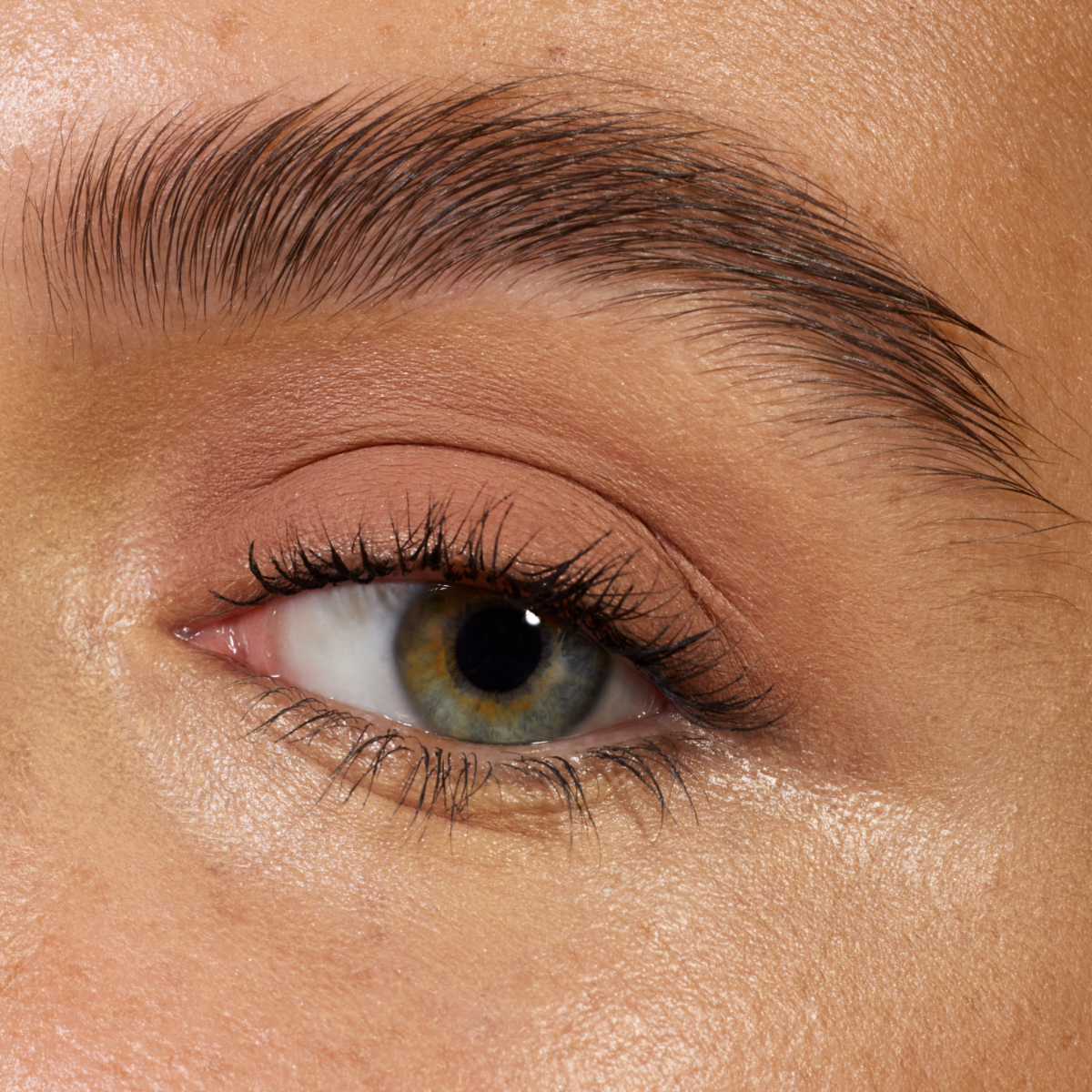 Sombra De Ojos Líquida Matte Waterproof ESSENCE